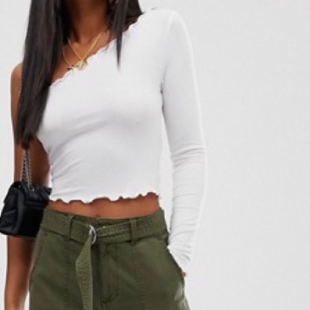One sleeve crop top